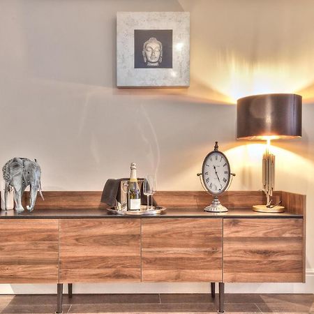 The Mews Boutique Deluxe Apartments, Sleep 2-6 People , Central Location, Free Parking Windermere Dış mekan fotoğraf