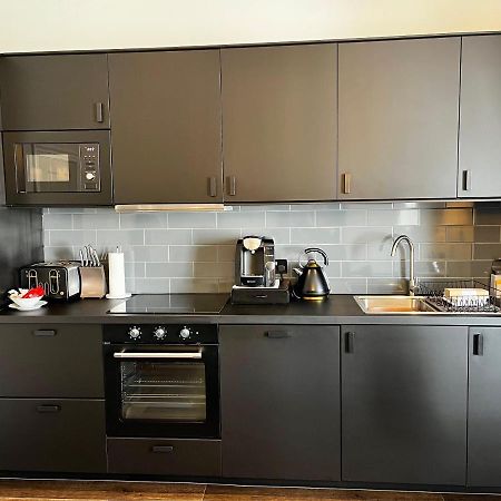 The Mews Boutique Deluxe Apartments, Sleep 2-6 People , Central Location, Free Parking Windermere Dış mekan fotoğraf