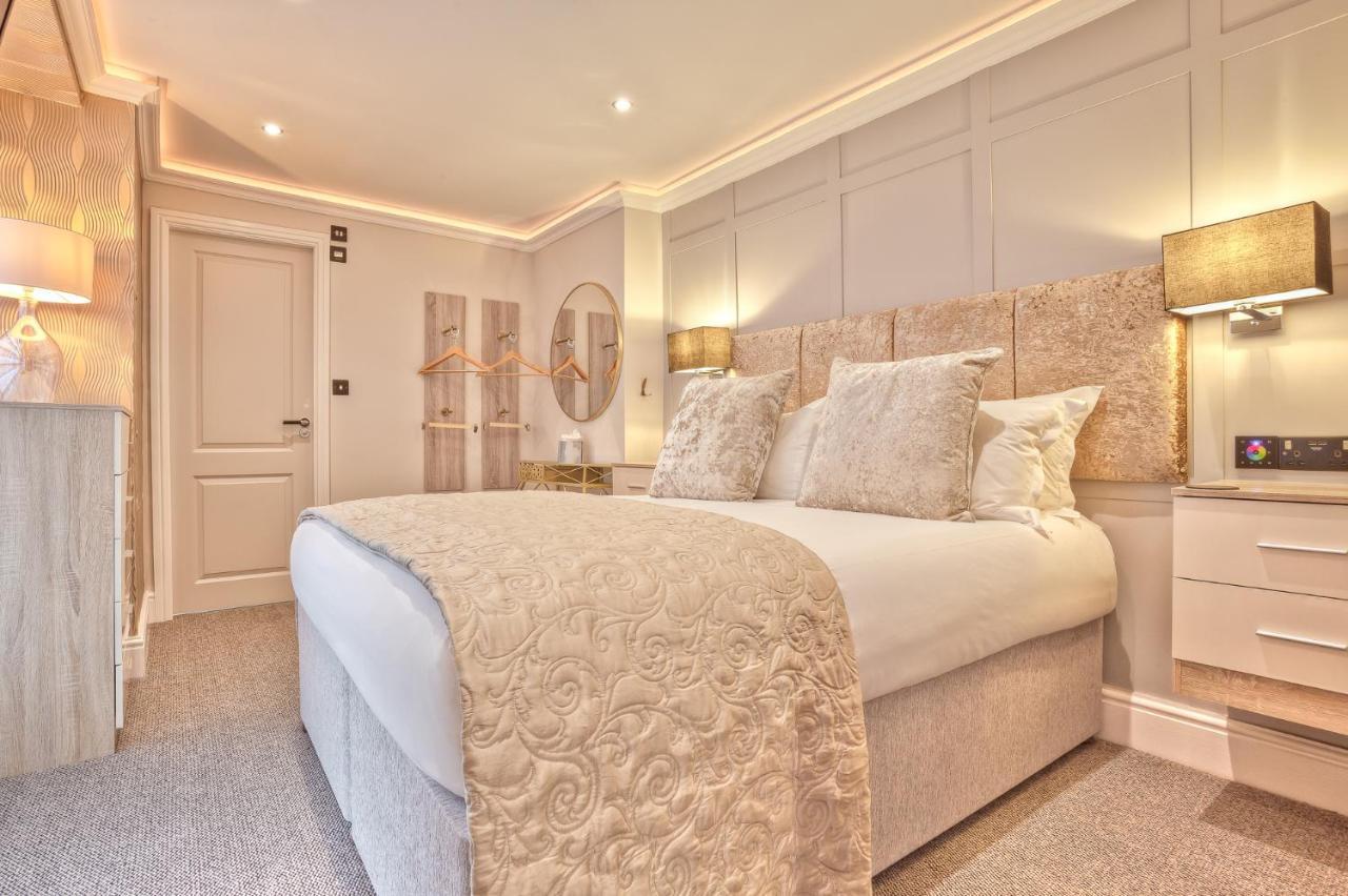 The Mews Boutique Deluxe Apartments, Sleep 2-6 People , Central Location, Free Parking Windermere Dış mekan fotoğraf