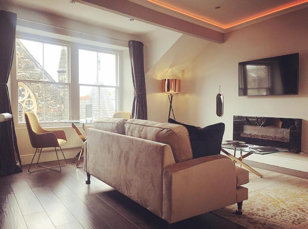 The Mews Boutique Deluxe Apartments, Sleep 2-6 People , Central Location, Free Parking Windermere Dış mekan fotoğraf