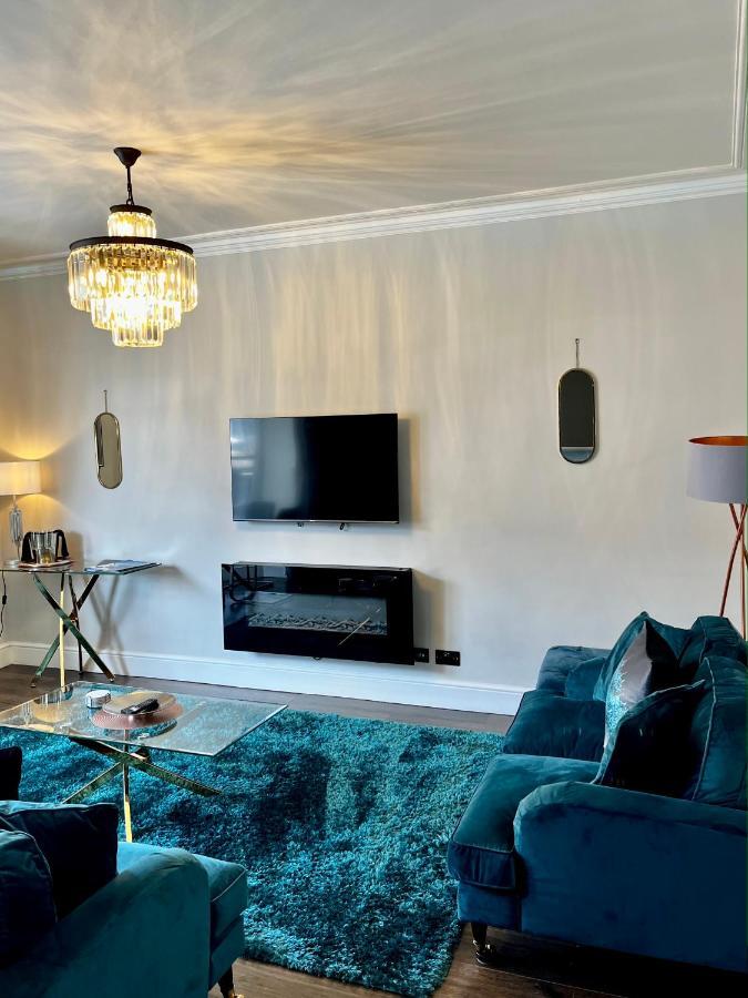 The Mews Boutique Deluxe Apartments, Sleep 2-6 People , Central Location, Free Parking Windermere Dış mekan fotoğraf