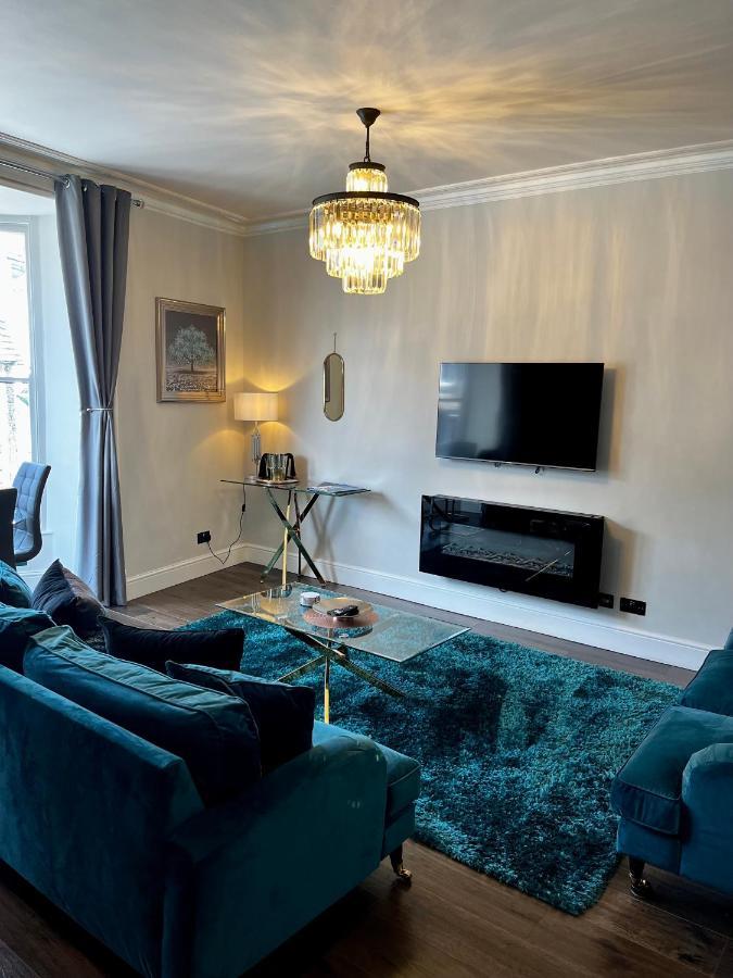 The Mews Boutique Deluxe Apartments, Sleep 2-6 People , Central Location, Free Parking Windermere Dış mekan fotoğraf